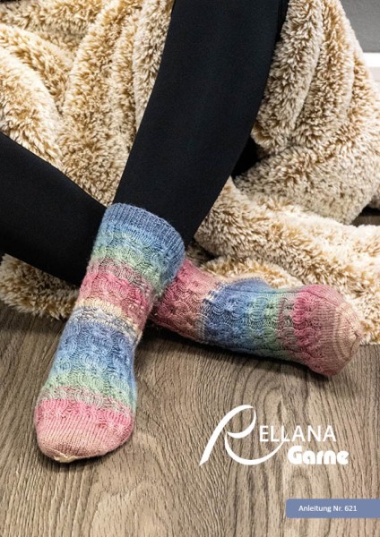 621 - Socken mit Zopfmuster aus Flotte Socke Bambus Merino Emotion